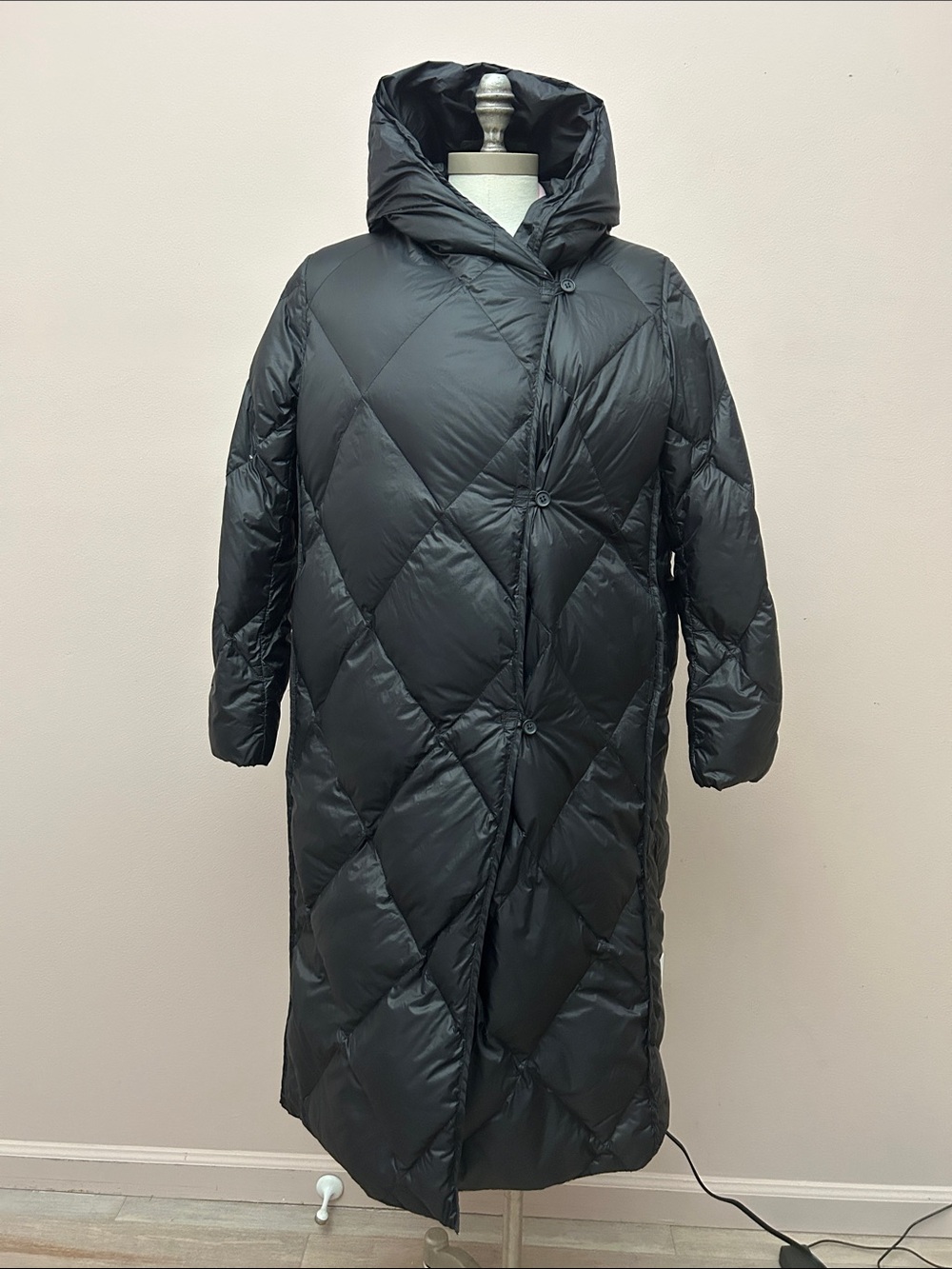 Long Black Quilted Down Coat with Hood GB/T14272-2011 size M minimalist